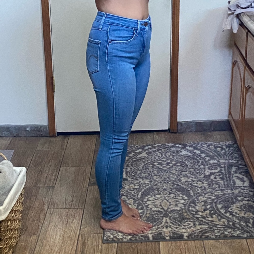 ✨high rise levi’s!💙